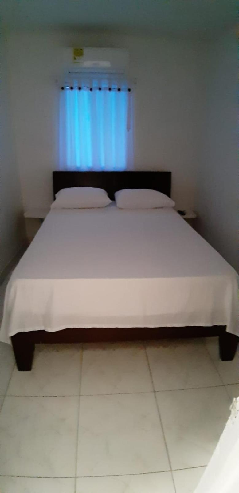 Tita'S Airport Hotel Cartagena Exterior photo